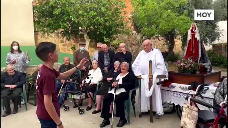 Los Mayores de la Residencia de Hornachos celebran su particular Semana Santa