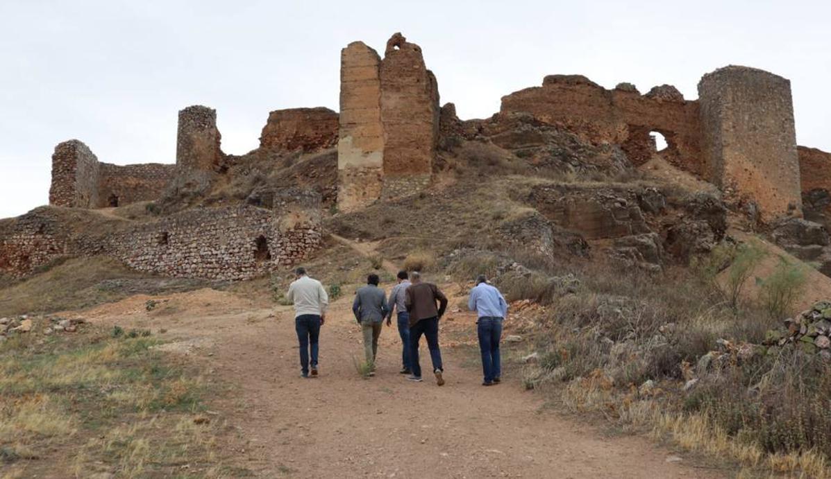 La Diputación de Badajoz impulsará «la rehabilitación del Castillo árabe y la Fortaleza»
