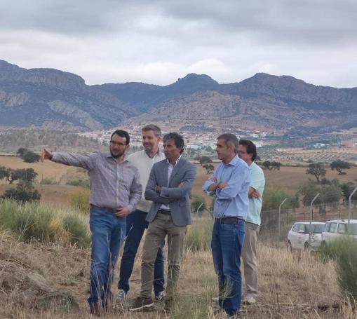 Alcalde de Hornachos Francisco Buenavista, junto a otras autoridades