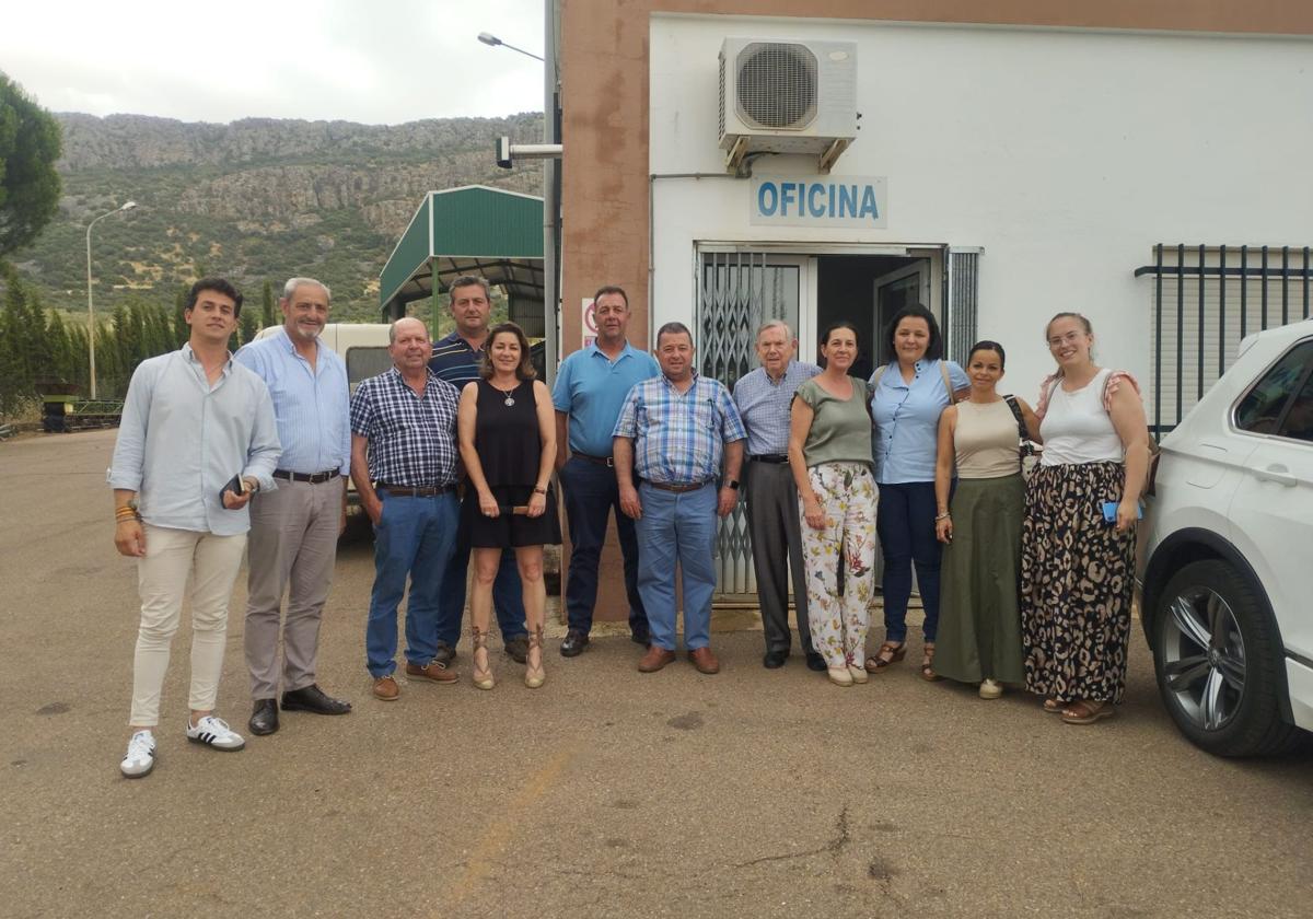 El Partido Popular se reune con el Consejo Rector de la Cooperativa, y también lleva a cabo una charla coloquio con agricultores y simpatizantes