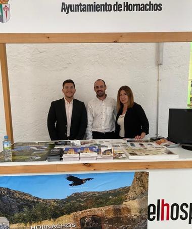 El edil junto a técnicos de la Oficina de Turismo