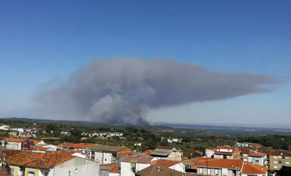 Declarado el nivel 1 de peligrosidad en un incendio en Mesillas