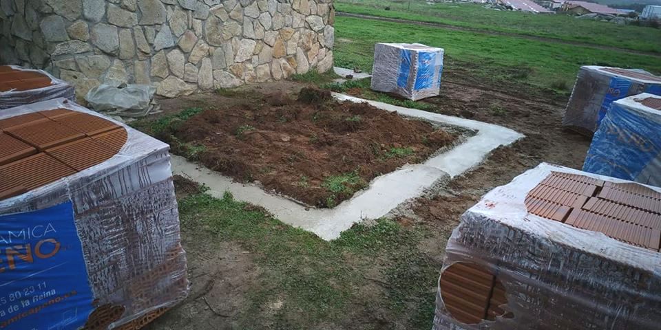 Construcción de la caseta de aperos.
