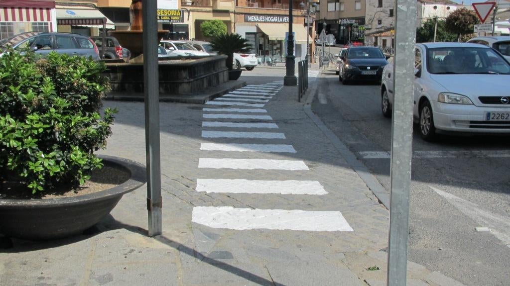 Nuevo paso de peatones en la plaza de Santa Ana.