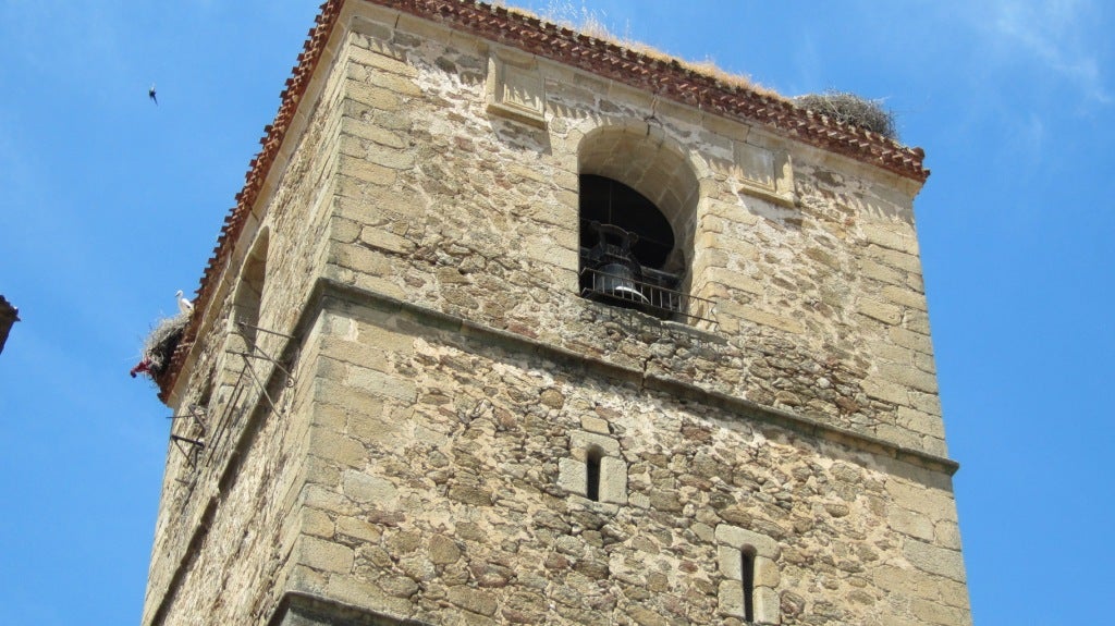 Torre renacentista de Santa María, joya arquitectónica del patrimonio jaraiceño.