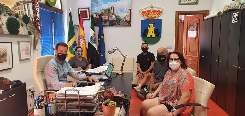 Presentación en el Ayuntamiento de la escuela y otros proyectos.