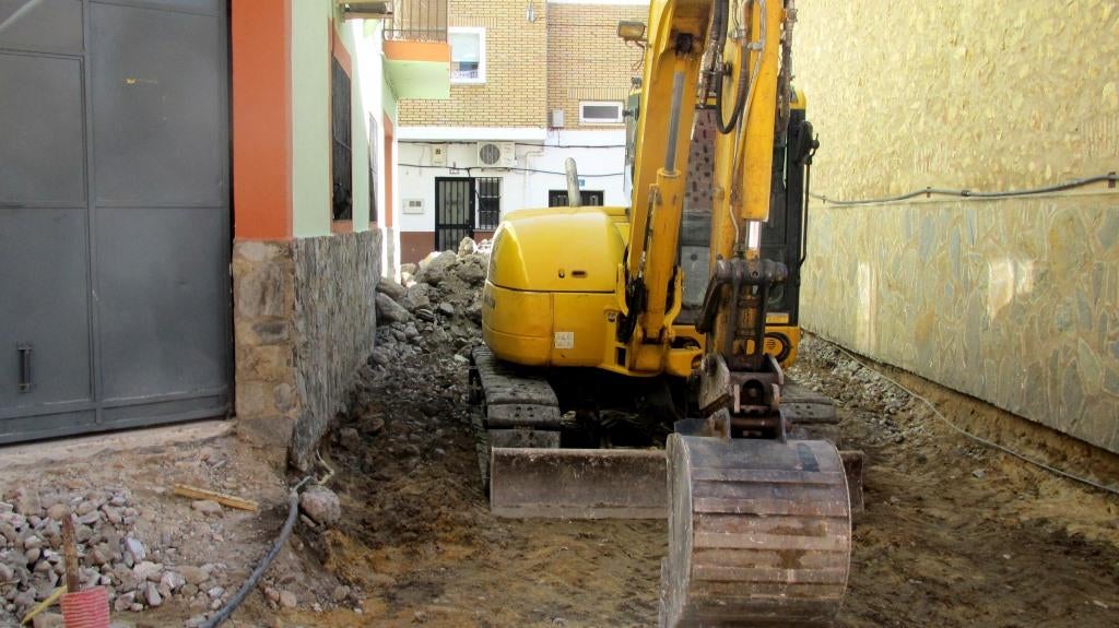 Levantamiento del viejo pavimento de la travesía de Bailén.