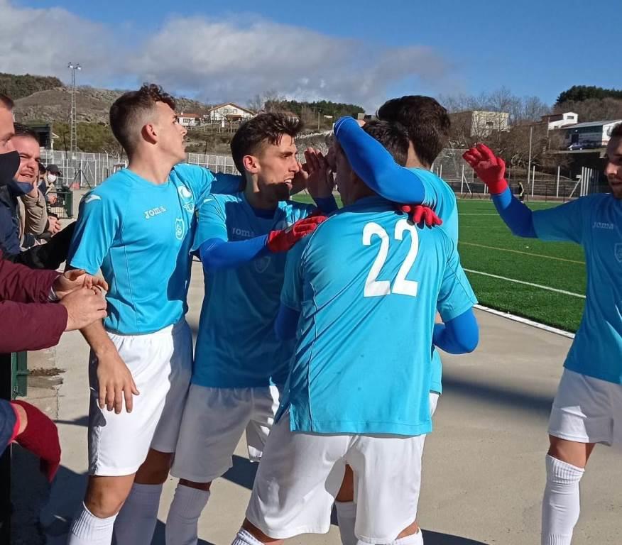 Jugadores jaraiceños celebran uno de los goles. 