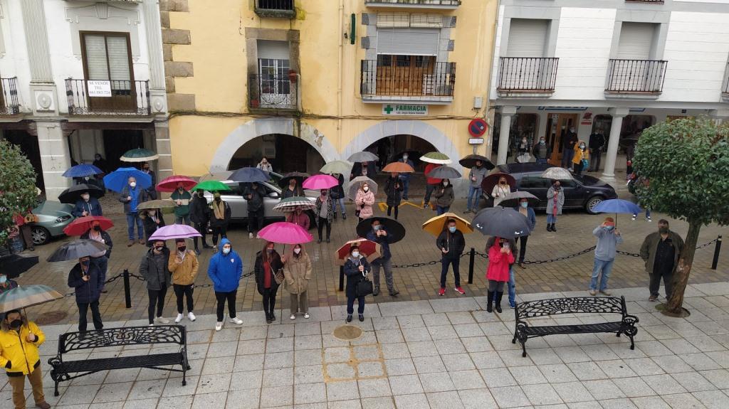 Concentración, en la Plaza Mayor de Jaraíz, en favor de la hostelería. 