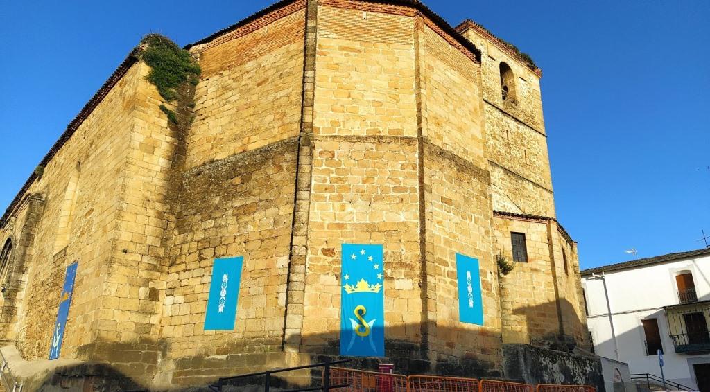 Iglesia de Santa María, preparada para recibir a la Patrona. 
