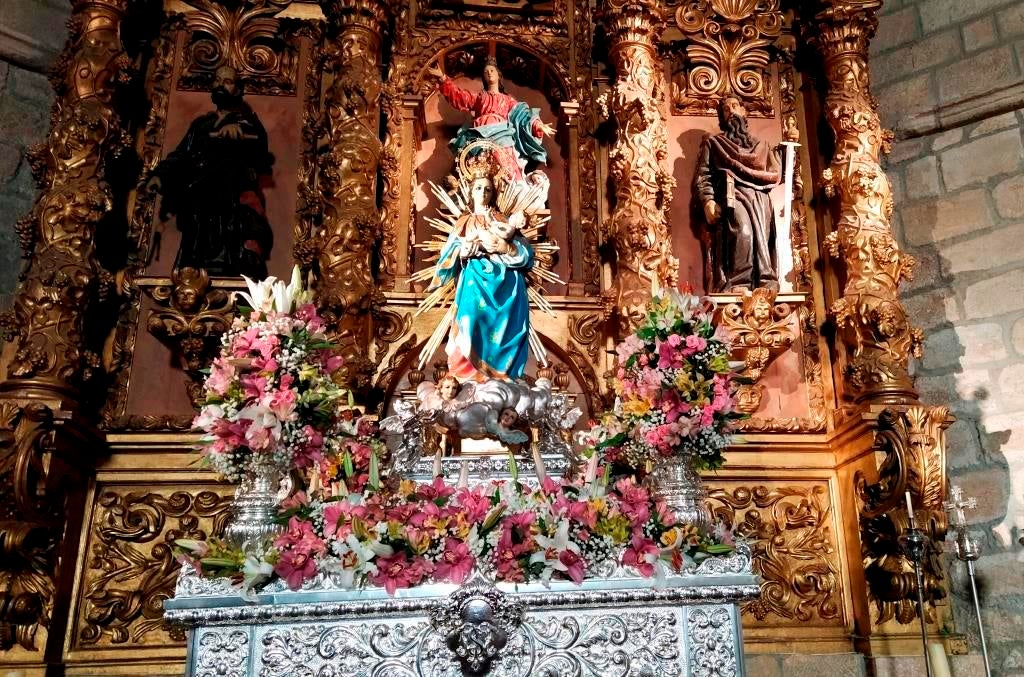 La Patrona en la iglesia de Santa María. 