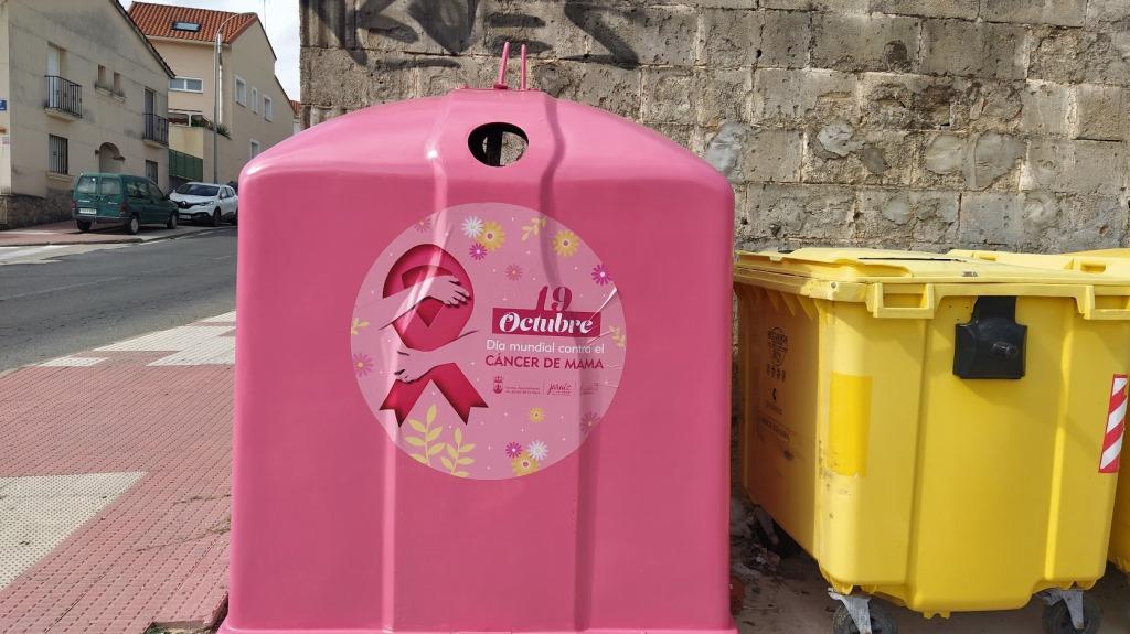 Contenedores rosas para dar visibilidad a la lucha contra el cáncer