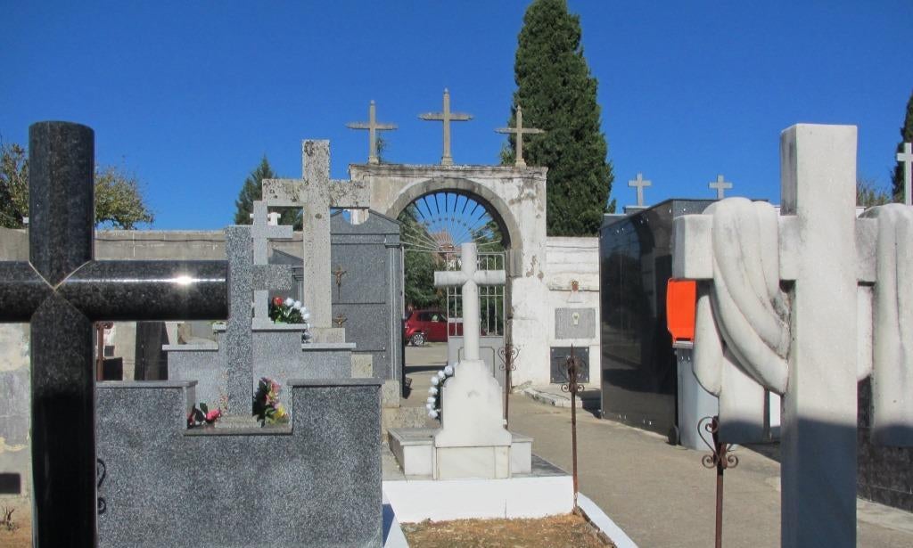 Interior del cementerio viejo de Jaraíz de la Vera. 