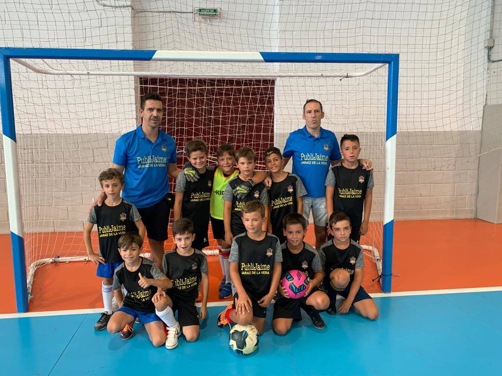 Publijaime con los entregadores.