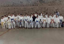 Los alumnos del Club de Karate Jaraíz participantes en la primera fase de los Judex celebrada en Plaencia.