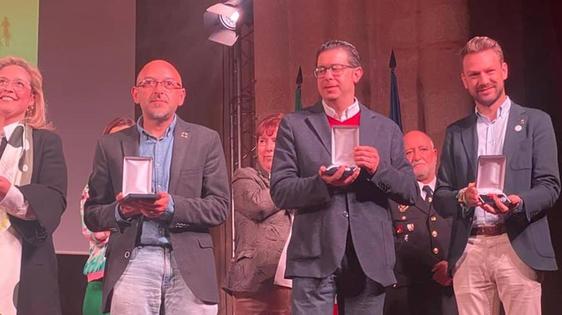 Jaraíz recibe una medalla por los 20 años de servicio de Protección Civil
