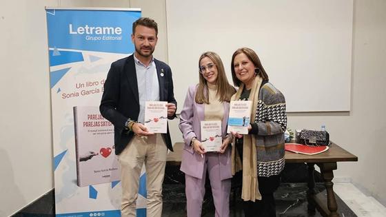 Sonia García Barberá enseña a las parejas a ser felices en su último libro