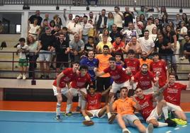 El Publijaime y los aficionados celebran la permanencia.