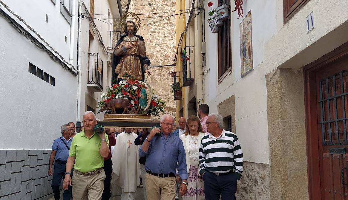 La procesión por la calle Fleming.