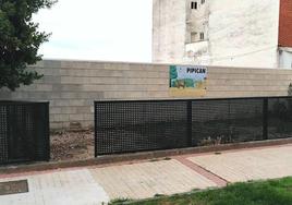 La zona para perros o pipican creada en el parque Los Bolos.