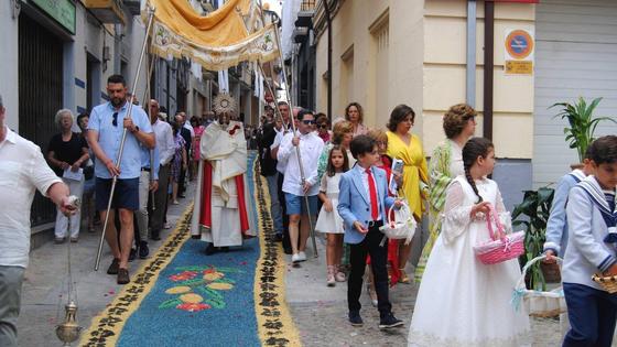 Las calles jaraiceñas volverán a cubrirse de tapices de colores por el Corpus