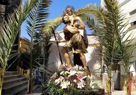 Imagen de San Cristóbal a su llegada a la iglesia de San Miguel.