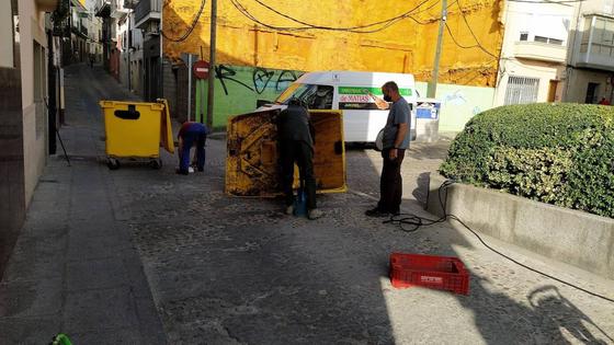 Campaña municipal de limpieza y desinfección de los contenedores