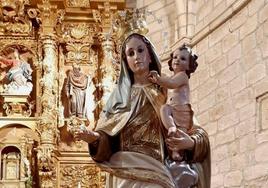 Imagen de la Virgen del Carmen que se venera en la iglesia de Santa María.