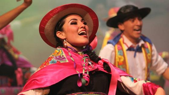 Festival Folklórico de los Pueblos del Mundo, con Perú y los Coros y Danzas Los Jarentinos