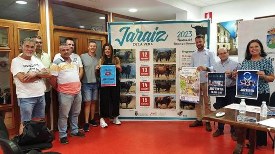 Toros, conciertos, visitas guiadas, cañeo y juegos infantiles en las ferias del Tabaco y Pimiento