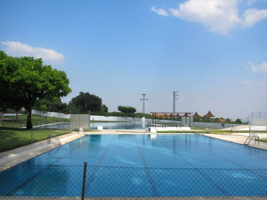 Cerradas ayer por la lluvia, las piscinas municipales vuelven abrir sus puertas