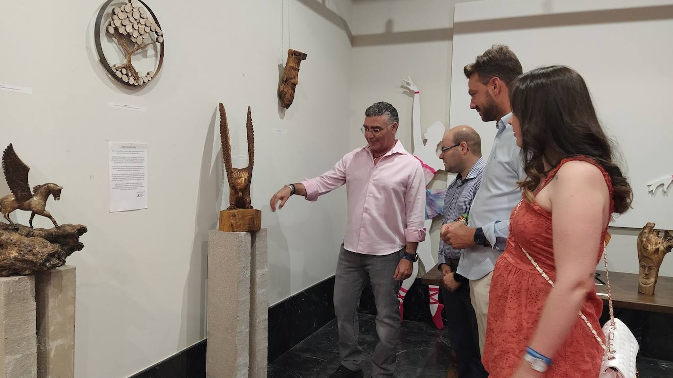 Pedro A. Ramos expone en el Museo del Pimentón obras talladas en madera