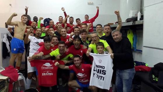 El polideportivo municipal hace historia al acoger el primer partido de Tercera