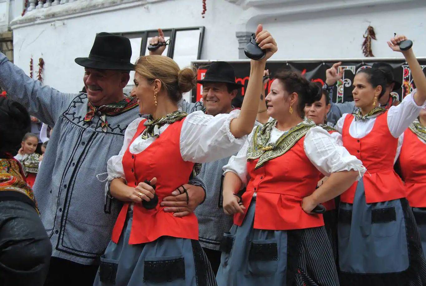 Los Coros y Danzas Los Jarentinos, anfitriones del festival.