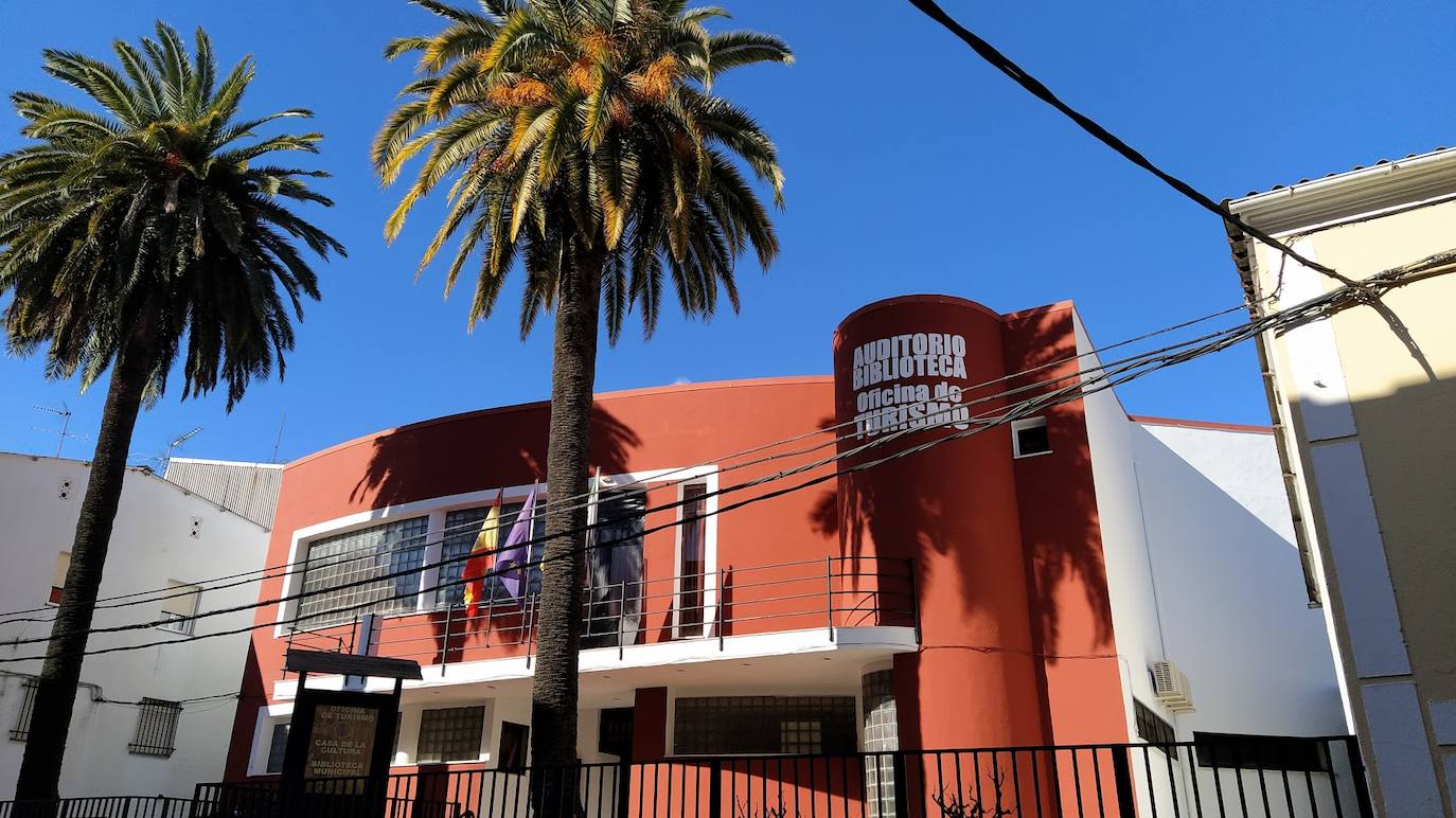 Casa de la Cultura, en cuya planta baja está ubicada la biblioteca.