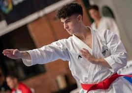 Ernestos Marcos Alegre, clasificado para la final de la Liga Nacional de Karate, en la categoría juvenil.