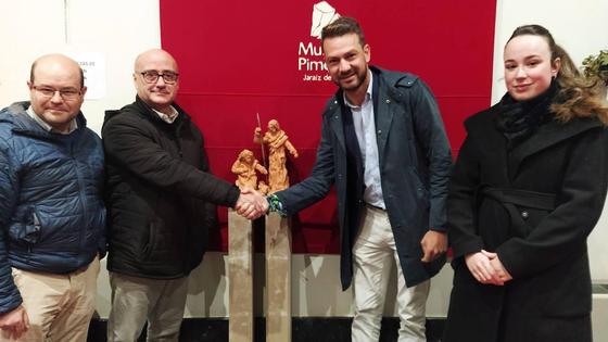 Javier Vidal expone belenes de cerámica en el Museo del Pimentón
