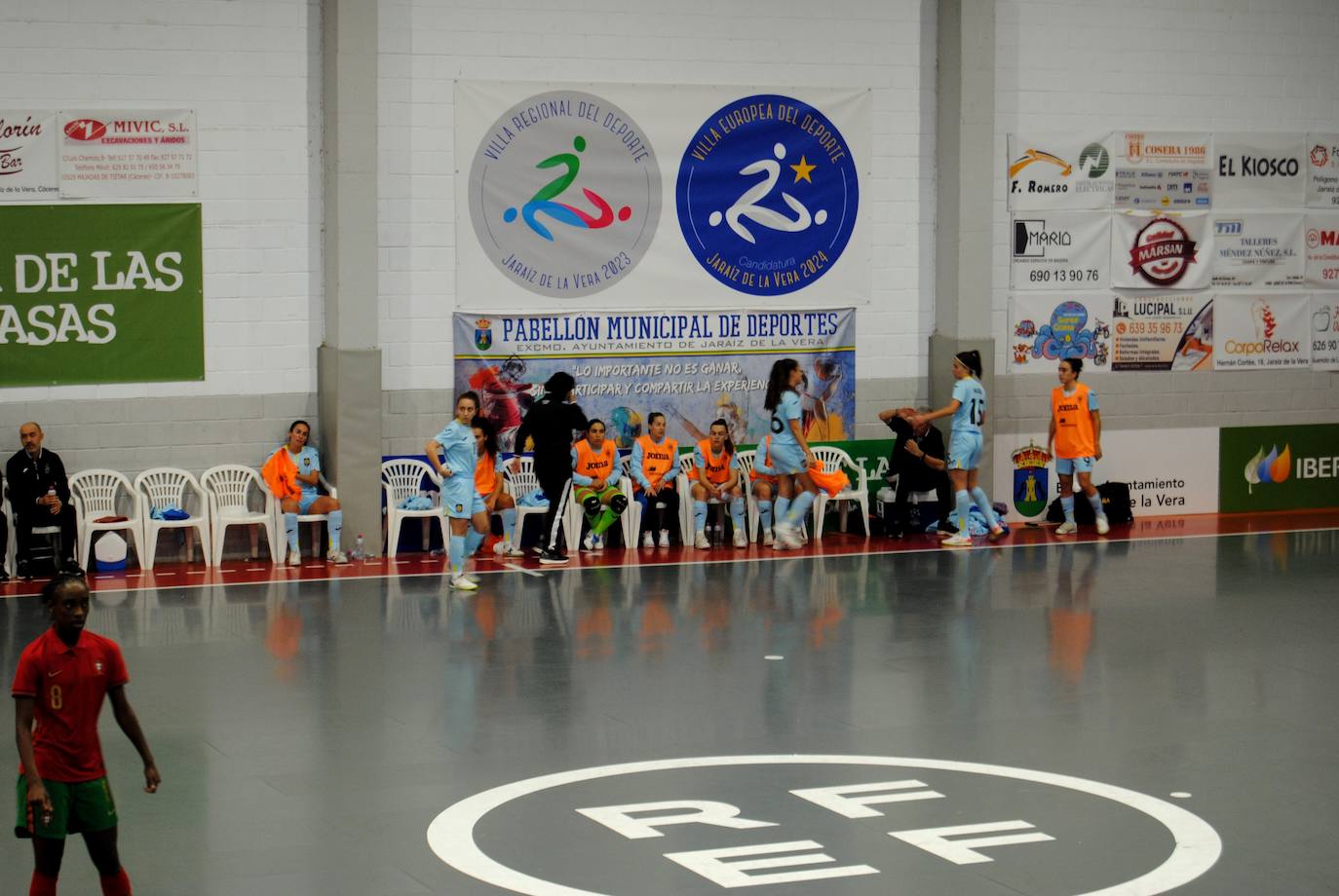 Presentación en el pabellón de las candidaturas durante los partidos de la selección española femenina de fútbol sala. 
