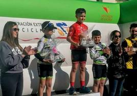Darío Martín Roncero en lo más alto del podio, en Fuemlabrada de los Montes.