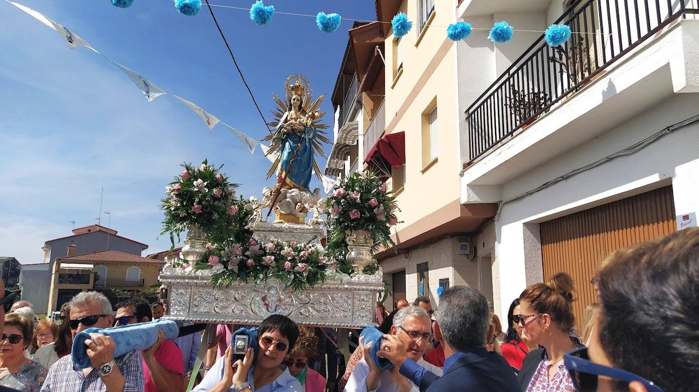 El pasado año la procesión por la calle Fleming.