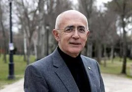 Carlos Arjona, académico de Honor de la Academia de Medicina de Extremadura