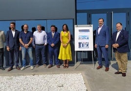 El consejero y demás autoridades con los responsables de la empresa jaraiceña.