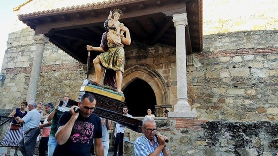 San Cristóbal visita por primera vez la iglesia de Santa María