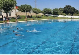 Vaso o piscina olímpica del polideportivo municipal.