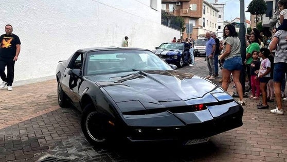 Los coches más famosos del cine y televisión visitan Jaraíz