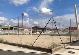 Cerramiento actual de la pista de vóley playa que se va a sustituir.