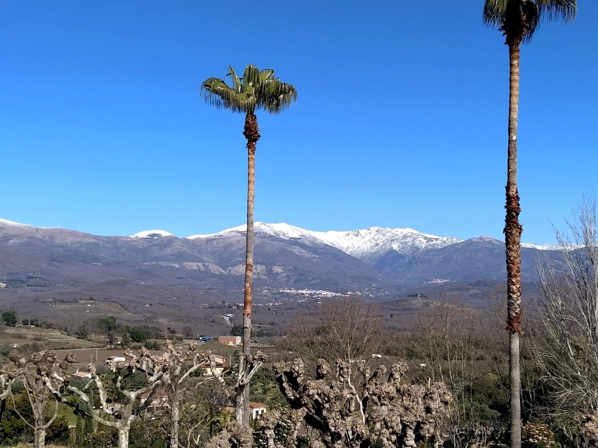 La sierra desde el mirador del parque Los Bolos de Jaraíz.