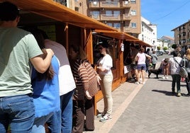 Puestos en la avenida de Yuste.