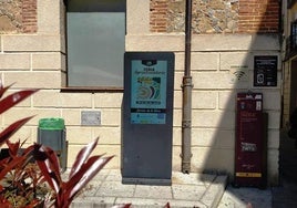 Tótem instalado en la Plaza Mayor, junto al Museo del Pimentón.