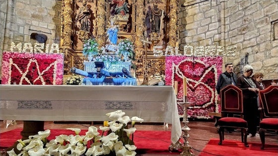Ofrenda floral a la Virgen del Salobrar